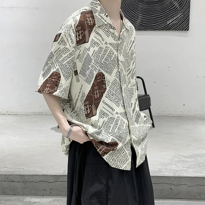 IEFB/мужская одежда с принтом газет рубашка коротким рукавом для мужчин 2020 летние
