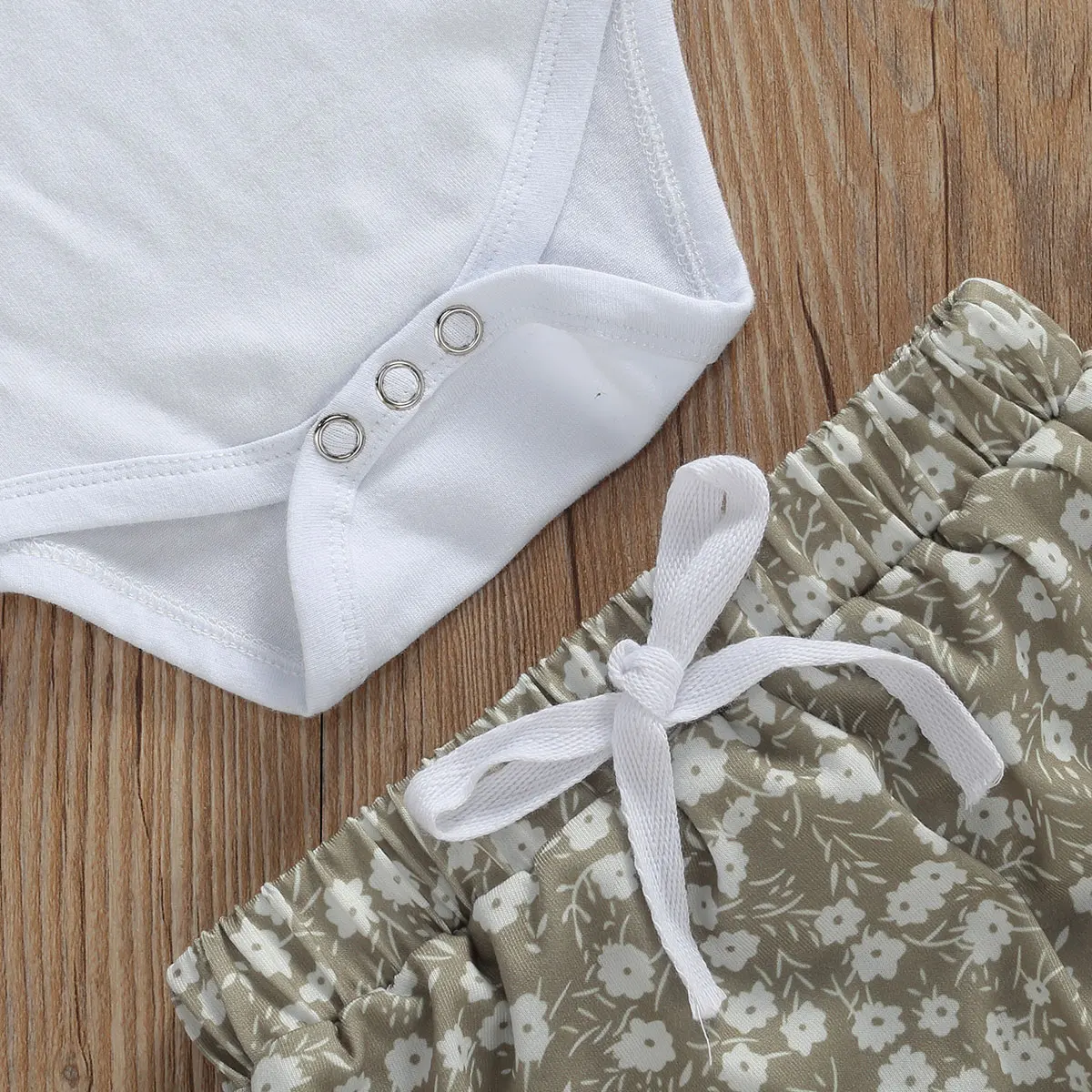 

Summer 0-18M Newborn Infant Baby Girls Sets Sunshine Letter Print Ruffles Sleeve Romper Tops +Shorts +Headband