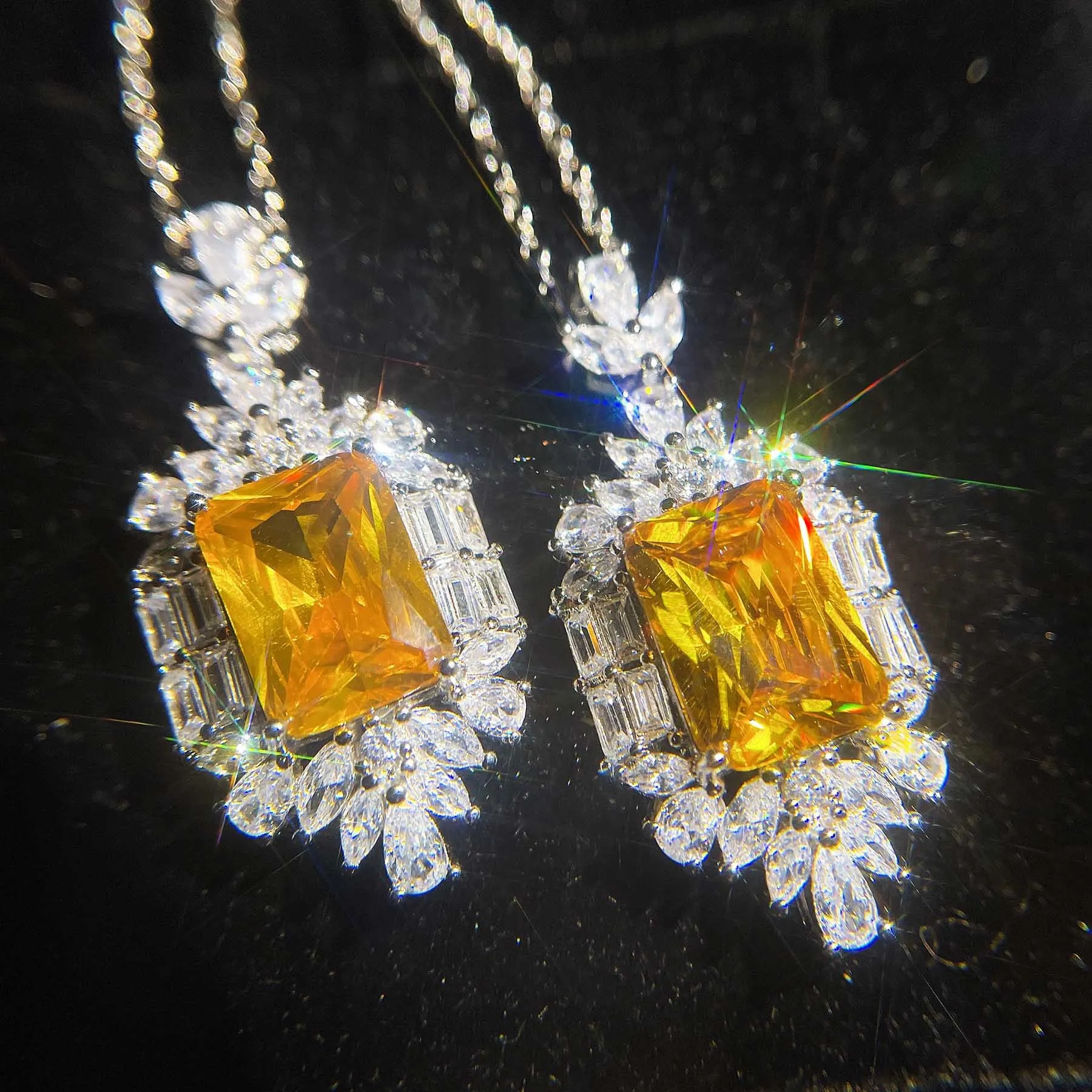 

Luxury Topaz Diamond Pendant 925 Sterling Silver Wedding Pendants Necklace For Women Charm Party Choker Jewelry Gift