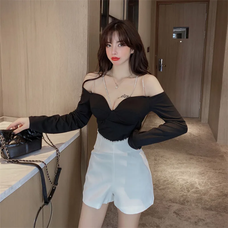

New style small sexy long-sleeved diamond-studded solid color suspender top + versatile high-waist beaded wide-leg shorts