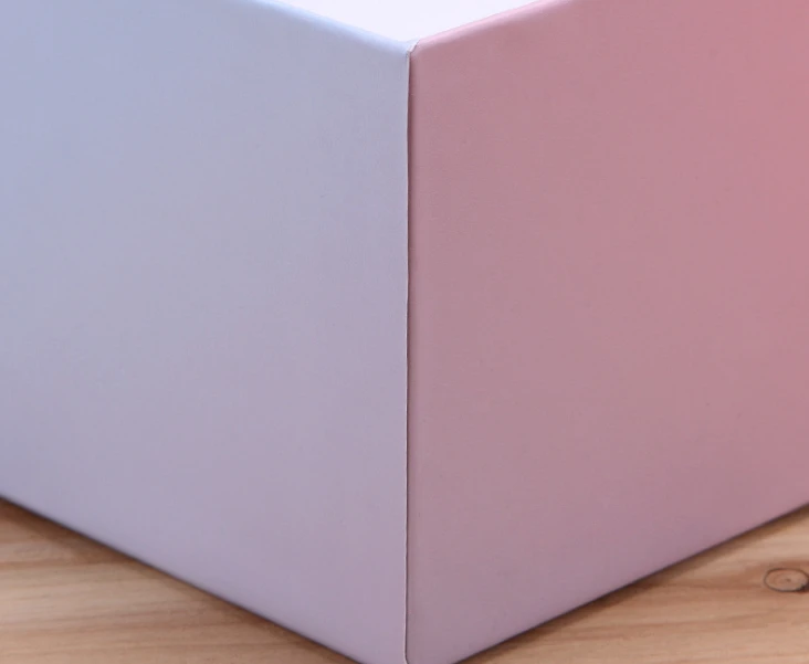 Картонная подарочная упаковочная коробка на заказ толщиной 1-2 мм с крышками