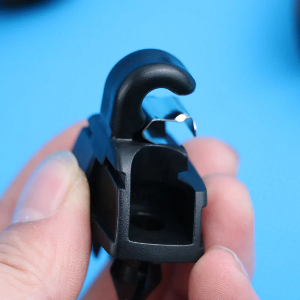 4G0857562 Пластиковый держатель крючка для солнцезащитного козырька OEM для Audi A4 A6 A8 E-Tron Polo Passat Octavia Rapid on.