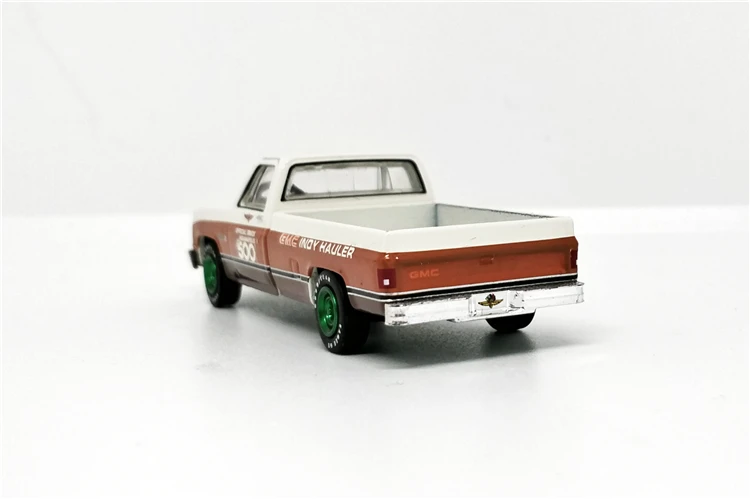 Greenlight 1: 64 GMC 1983 Сьерра-Классический 1500 67th Инди 500 гоночный грузовик Палочки, купив зеленые машины без коробки
