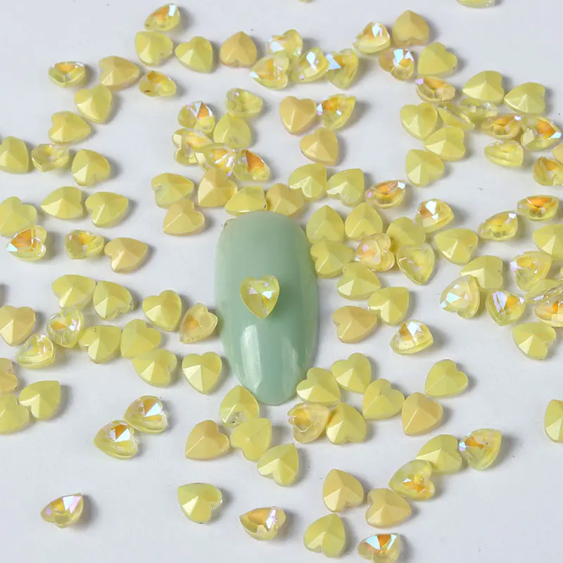 Наконечник в форме сердца из моки с кристаллическим стеклом и стразами для декора 3D-маникюра, 30 штук.