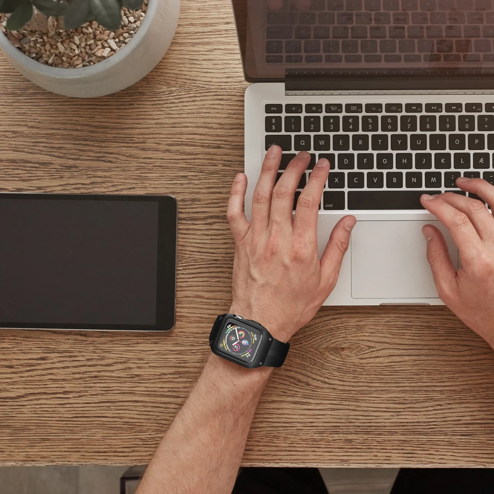 

Silicone Strap for Smartwatch Series 6 SE 5 4 3 2 Apple Watch 42mm 44mm Men's iwatch Strap Wrist Belt with Protective Case.