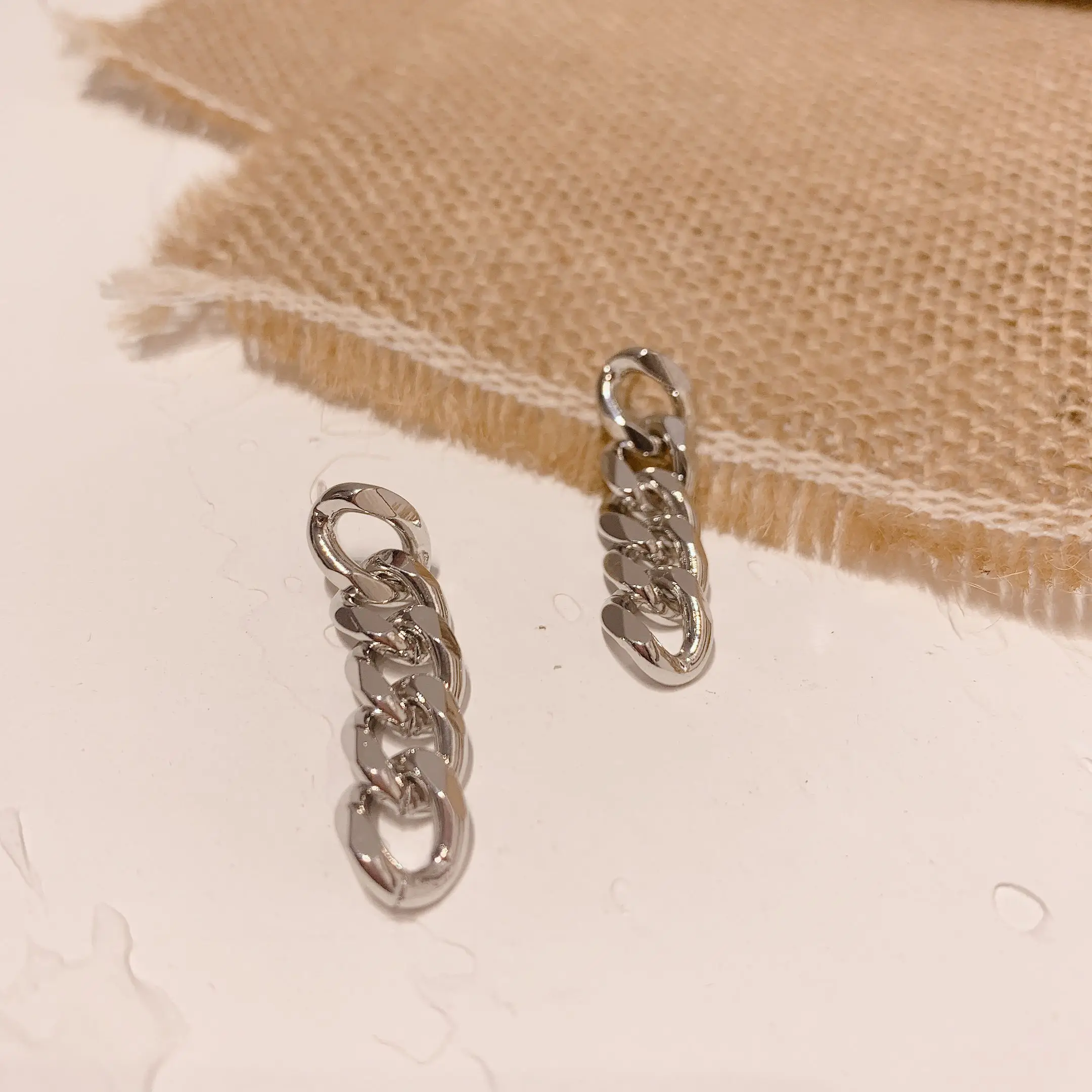 Новые корейские серьги с ниспадающими кисточками и металлической цепочкой