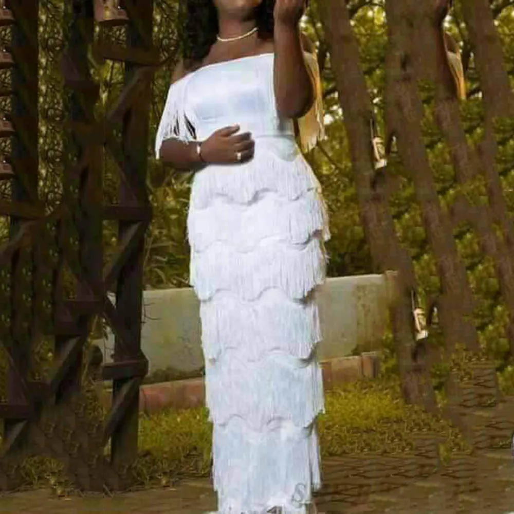 Белое длинное женское платье с кисточками плиссированное вечернее 2020