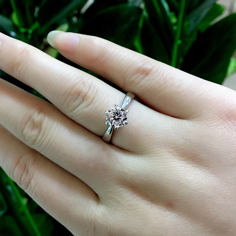 

Classic Female White Crystal Stone Ring Charm Silver Color Thin Engagement Rings For Women Luxury Round Zircon Wedding Jewelry
