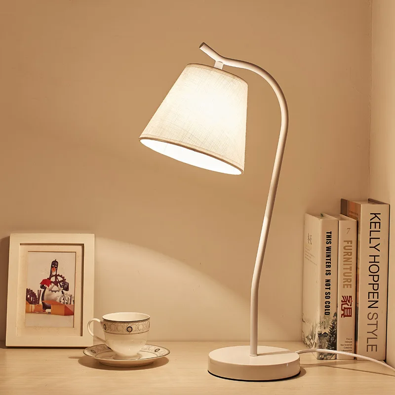 Европейская настольная лампа из кованого железа оригинальность Современное