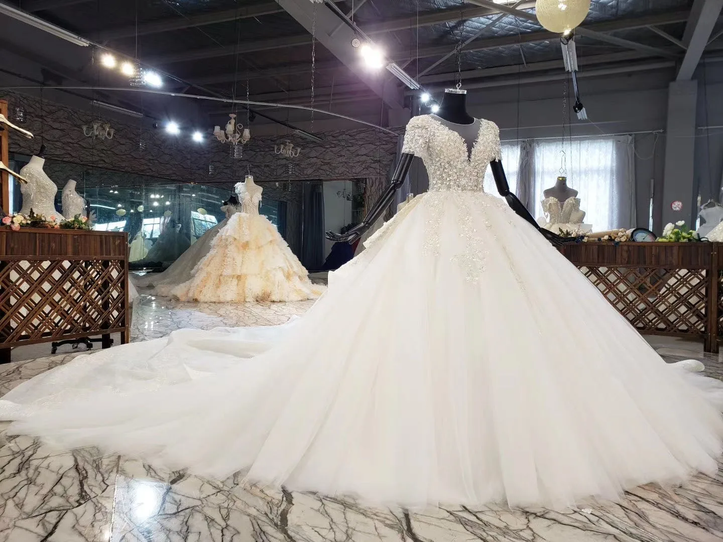 

Vintage Handmade Wedding Dresses Puffy Sheer Neck Long Sleeves Country Garden Formal Bride Bridal Gowns Plus Size Custom Made