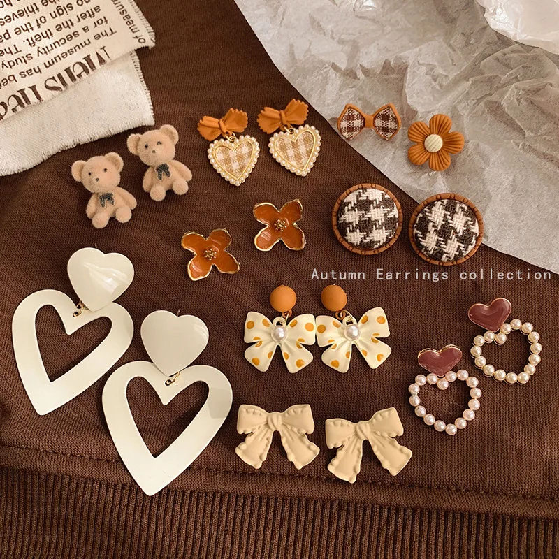 

Cute Bow Stud Earrings Fashion Rabbit Bear Anime Accessories 2021 Winter Hot Trenty Flower Cartoon Heart Women Jewelry As Gift