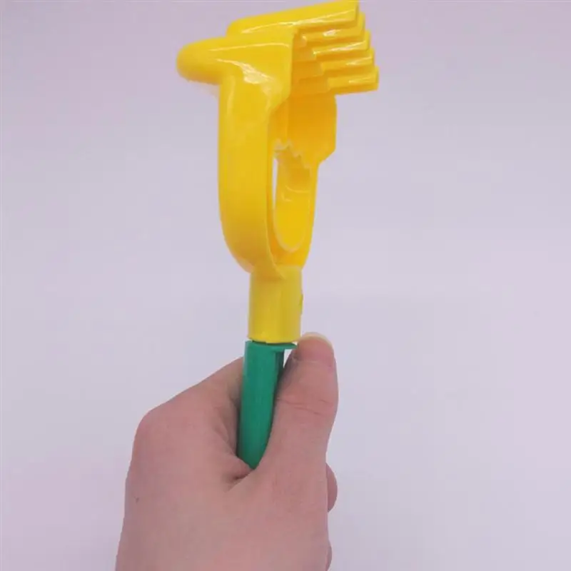 

4pcs Beach Sand Shovel Rake Plastic Sand Play Toy Children Playing Sand Toy