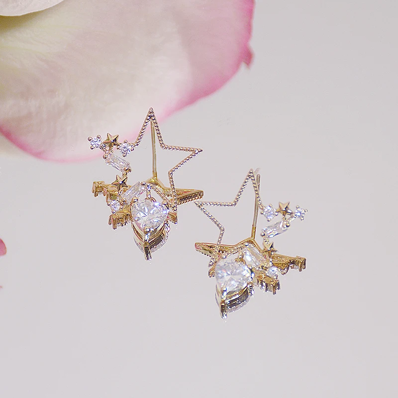 

Temperament Transparent Crystal Hollow Star Women Earring Bling Zirconia Minimalist Exquisite Stud Earrings Wedding Bizuteria