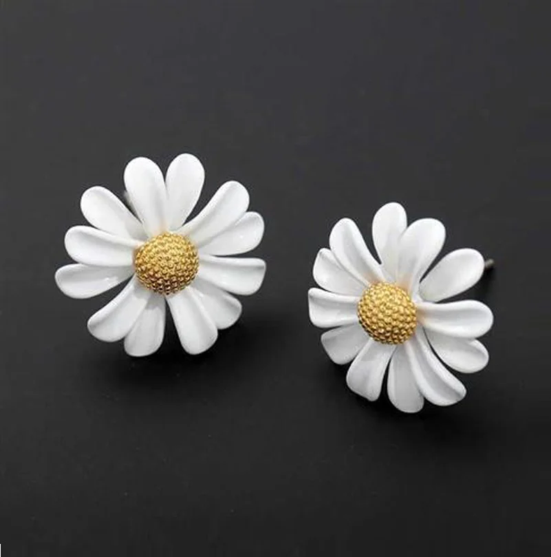 

Korean Cute Small Daisy Flower Stud Earrings Necklace For Women Girls Ring Bracelet Sweet Asymmetrical Earring Jewelry Gifts