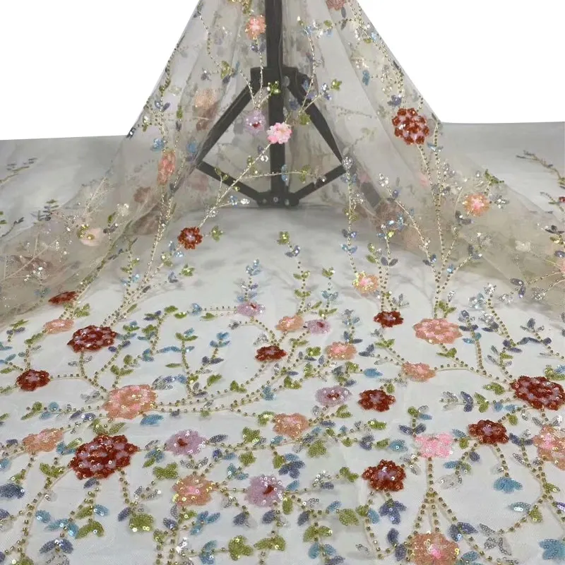 

2020 latest 3D flower embroidery lace fabric sewing lace collar craft material sequins apparel sewing cutting