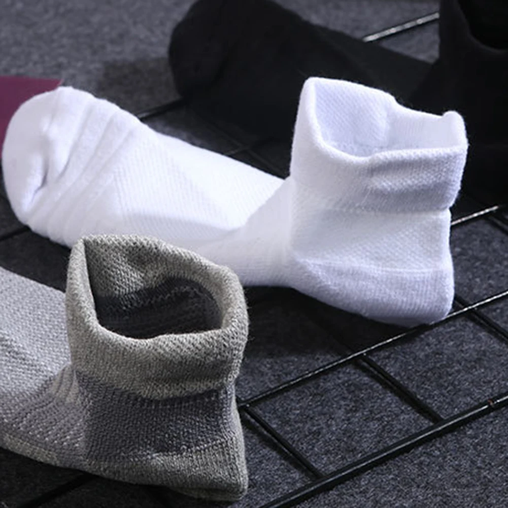 

1 Pair Solid Color Thicken Men Running Football Basketball Breathable Sport Short Socks