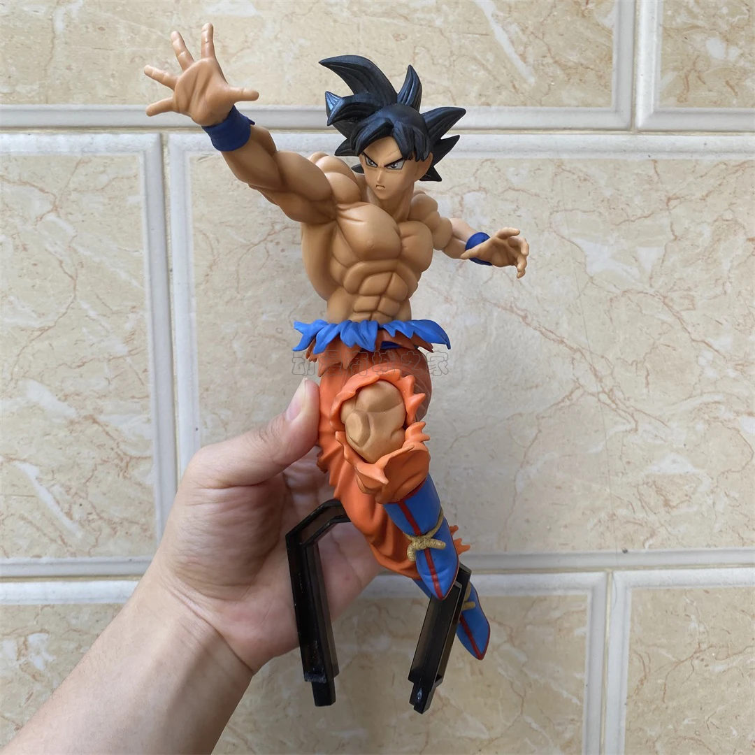 

BANDAI Dragon Ball Action Figure Genuine Super Saiyan God Battle Attack BATTLE Black Hair Son Goku Model Toy
