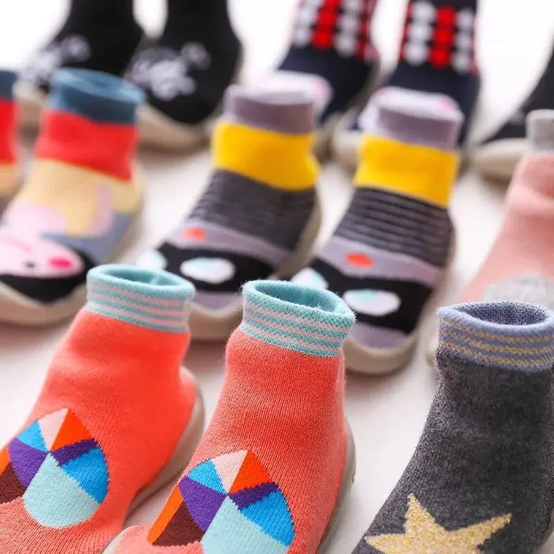 Детские носки с резиновой подошвой | Мать и ребенок