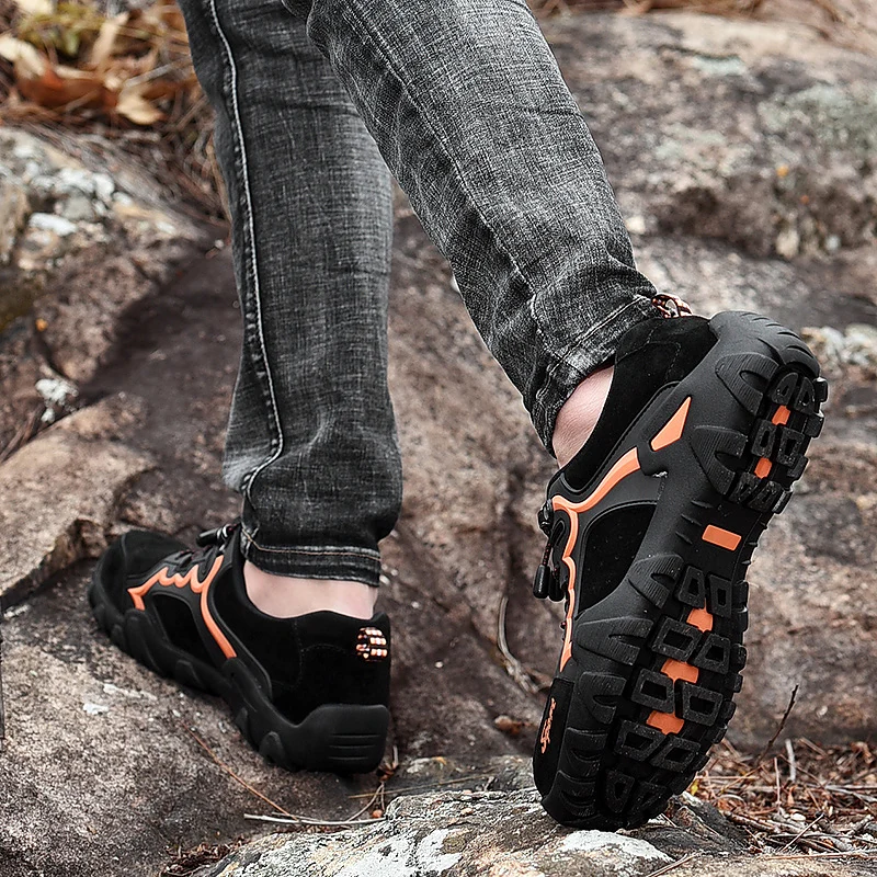 

MAISMODA 2019 New Hiking Shoes for Men Breathable Outdoor Non-slip Sneakers Loafer Plus Size 38-48 YL664
