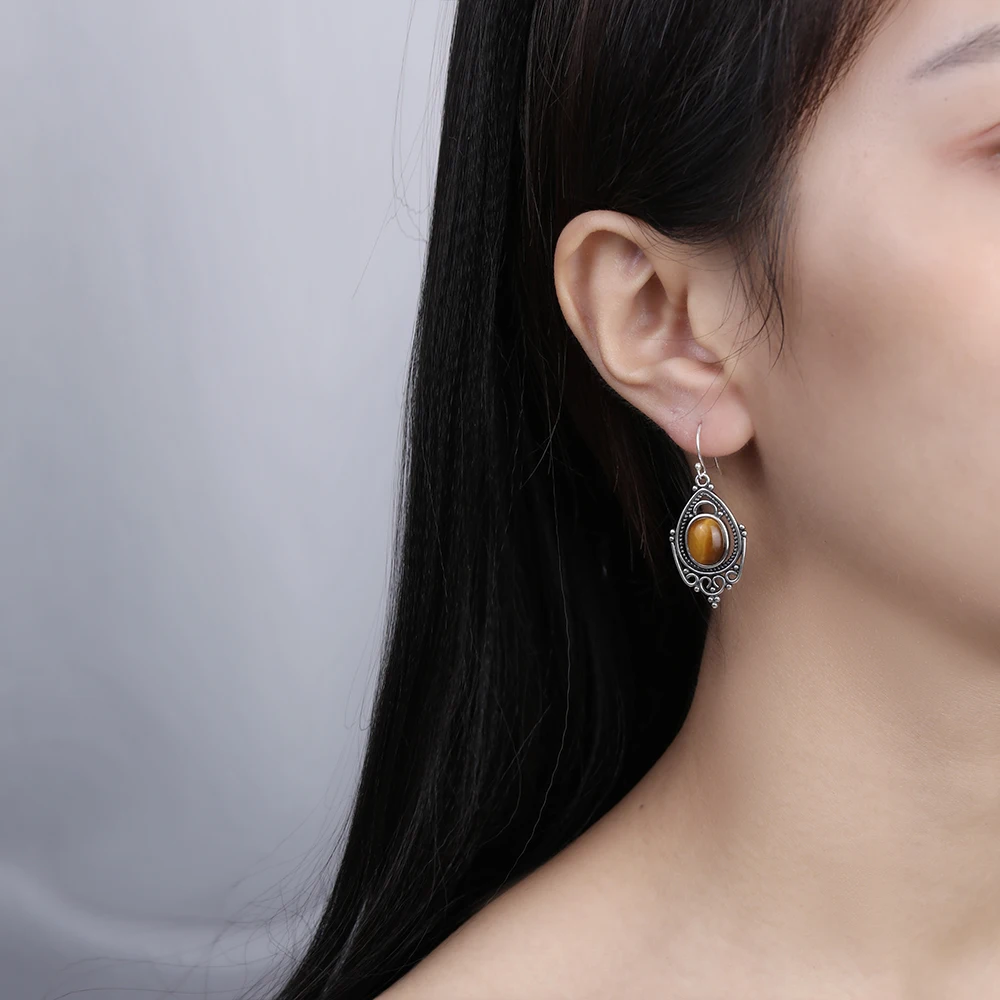 Женские серьги из серебра 925 пробы с натуральным камнем тигровый глаз 8 х10 мм -