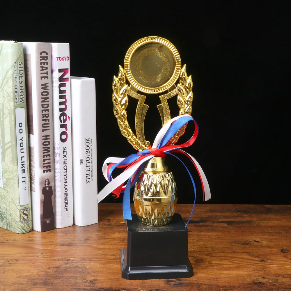 

19.5cm Golden Creative Design Award Trophy Reward Prizes Decor Competition Sport Gift Awards Trophy with Black Base for