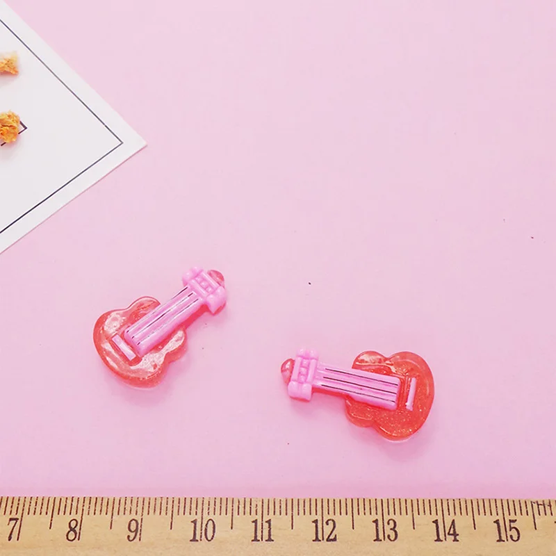 50 шт. блестящая мини гитара кабошоны из смолы с плоским основанием украшения