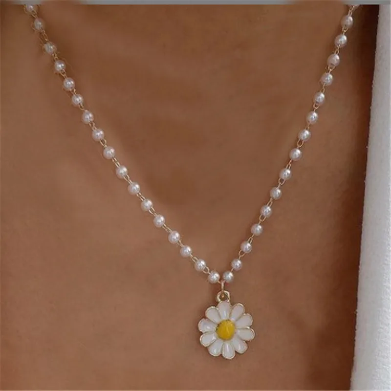 

Новое романтическое маленькое искусственное ожерелье для женщин, ожерелья с милым цветком, цепочка до ключиц, подарок на день рождения, юве...