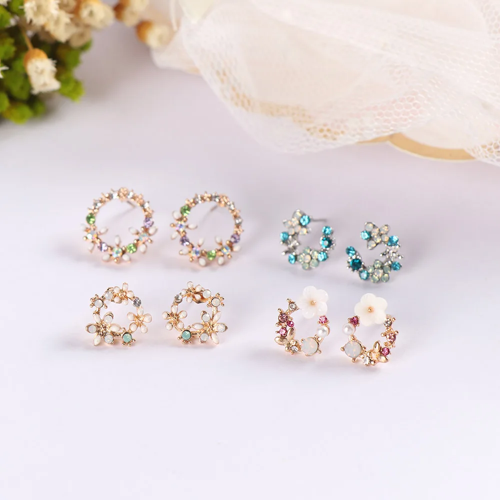 Симпатичные цветные милые маленькие серьги кольца в виде венка темпераментные