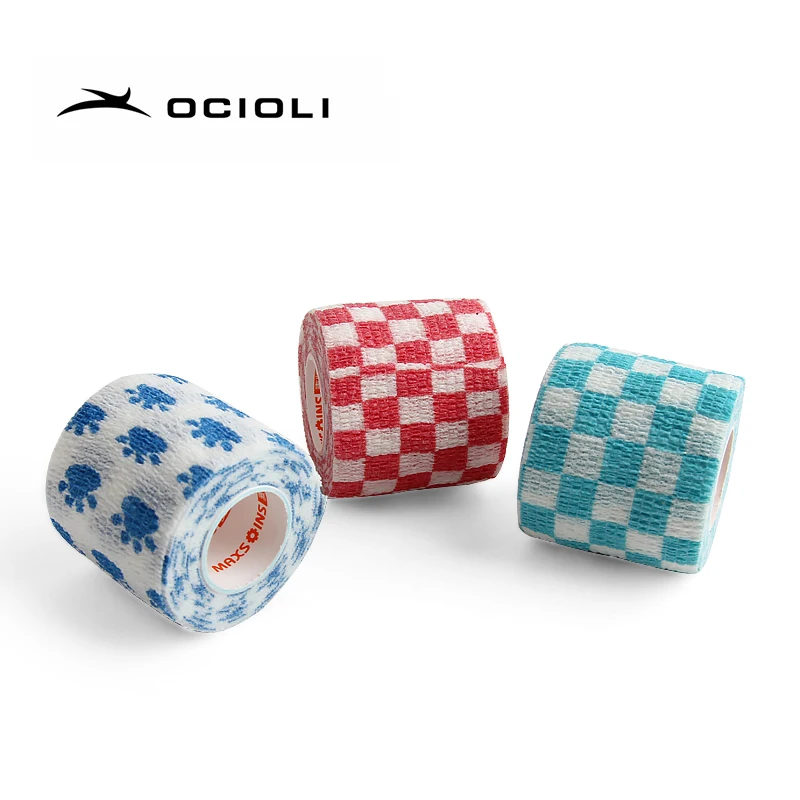 Мышечная лента обернутая вязкой эластичной повязкой кинезиологическая повязка