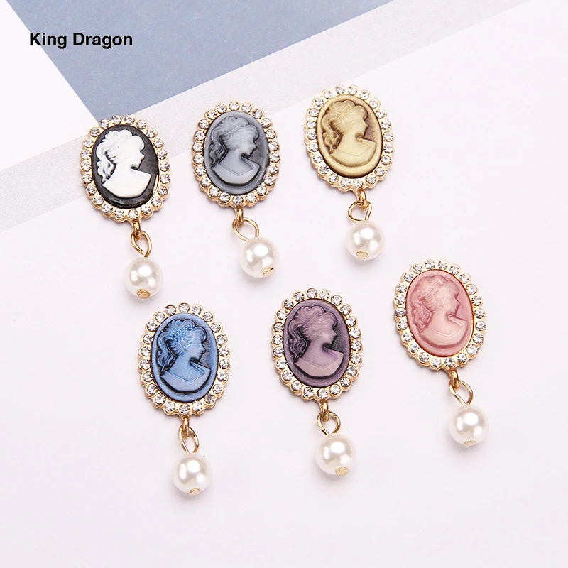 King Dragon Новое поступление жемчужная пуговица со стразами используемая для