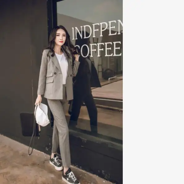 Женские комплекты из двух предметов короткий серый однотонный блейзер + штаны с