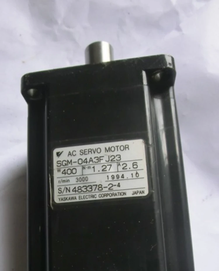 

Yaskawa AC Sevro Motor SGM-04A3FJ23 Used In Good Condition