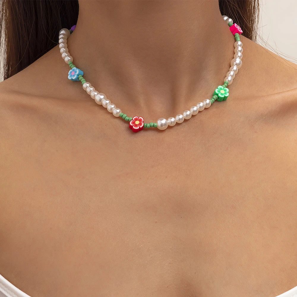 

Lacteo 2021 INS Fashion Flower Soft Clay Imitation Pearls Asymmetric Choker Necklace Kpop Rainbow Color Beeds Chain Necklace