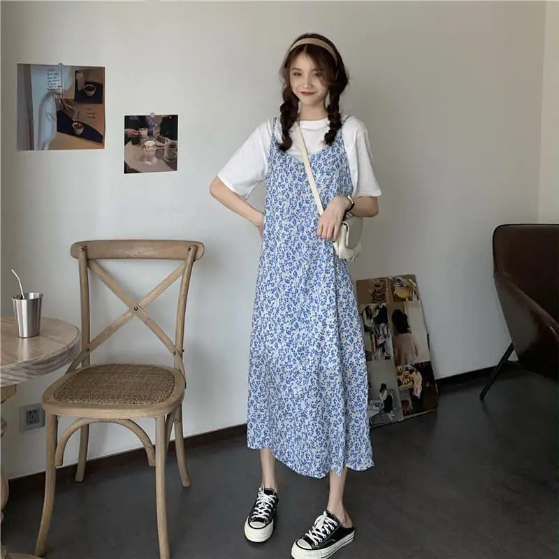 

Summer Women 2 Piece Outfits Short Sleeve T-shirt Tops + Sweet Floral Print Suspenders Dress Ladies Fashion Dresses Sets W184
