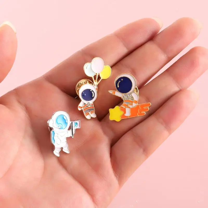 

Cute Cartoon Astronaut Balloon Brooch Fashion Men's and Women's Clothes Shirt Lapel Badge Pin Jewelry