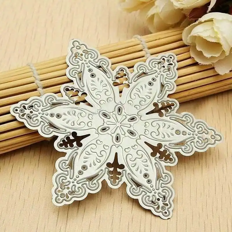 

Snowflake Cutting Dies Christmas Metal Cutting Dies Stencils Die Cut for DIY Scrapbooking Album Paper Card Embossing