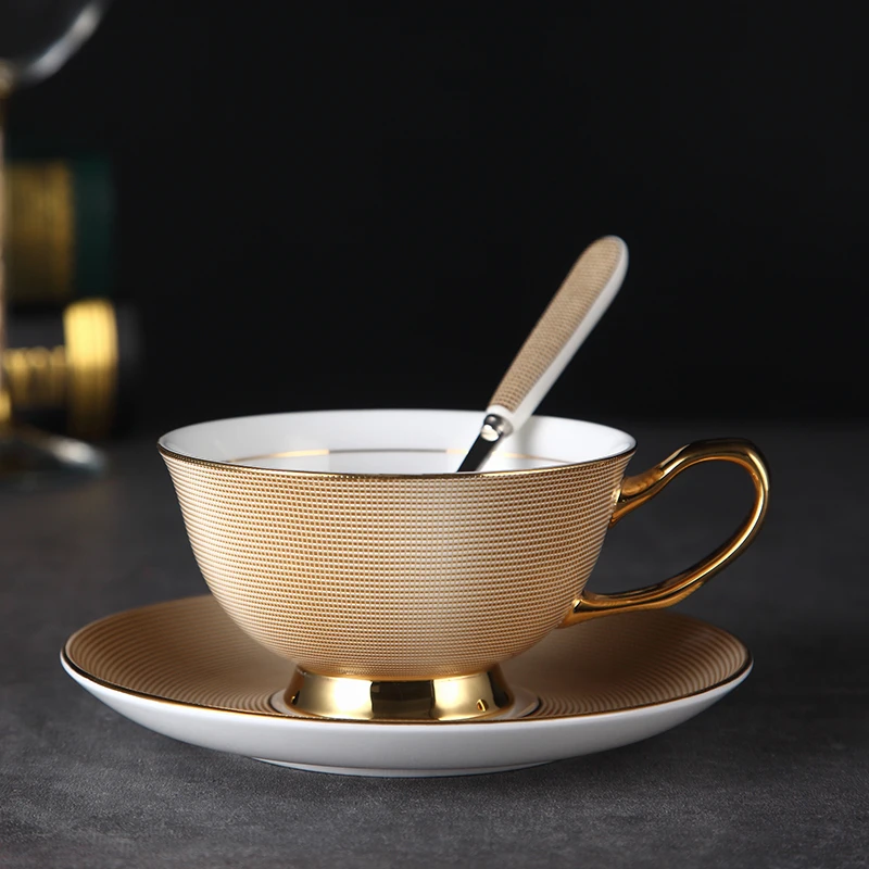 1Cup Роскошный Золотой костяной фарфор чайная чашка блюдце ложка набор 200 мл Благородная керамическая кофейная чашка Современная фарфоровая чайная чашка вечерние чайные часы посуда для напитков - Цвет: 1Cup