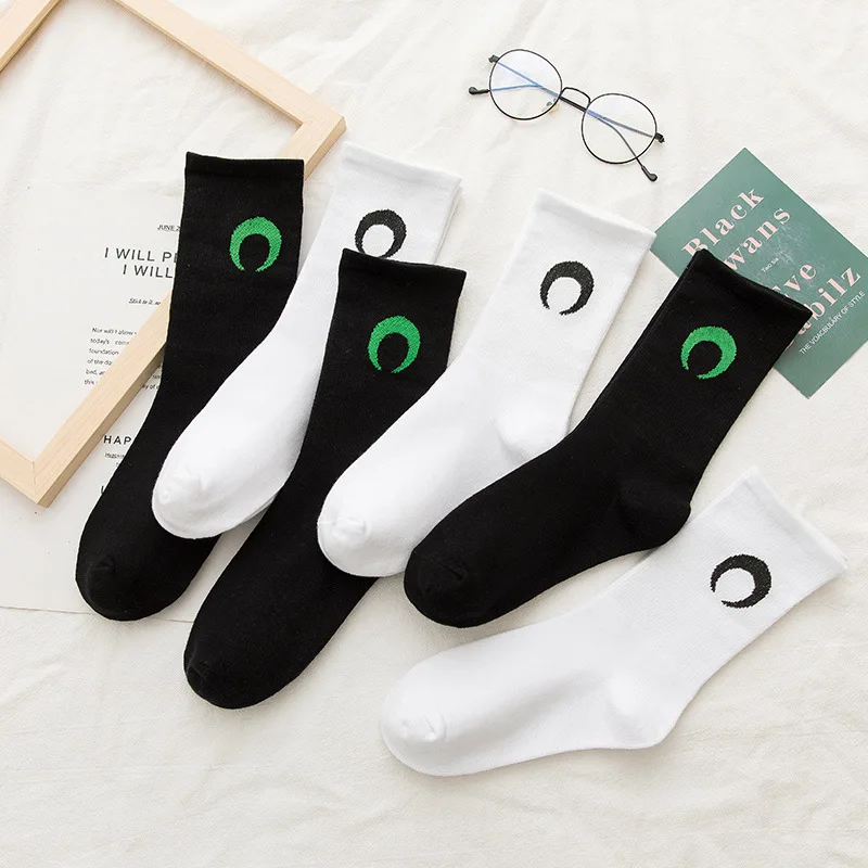 

Korea Fashion New White Crew Socks Man and Women Stockings Black Moon Personality Japanese Cute Simple Harajuku Trend Socks