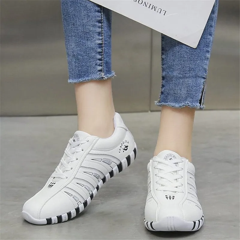 

Sports Shoes Women 2021 New Wild Running Women's Shoes Casual Platform Breathable Comfortable Women Sneakers Zapatillas Mujer