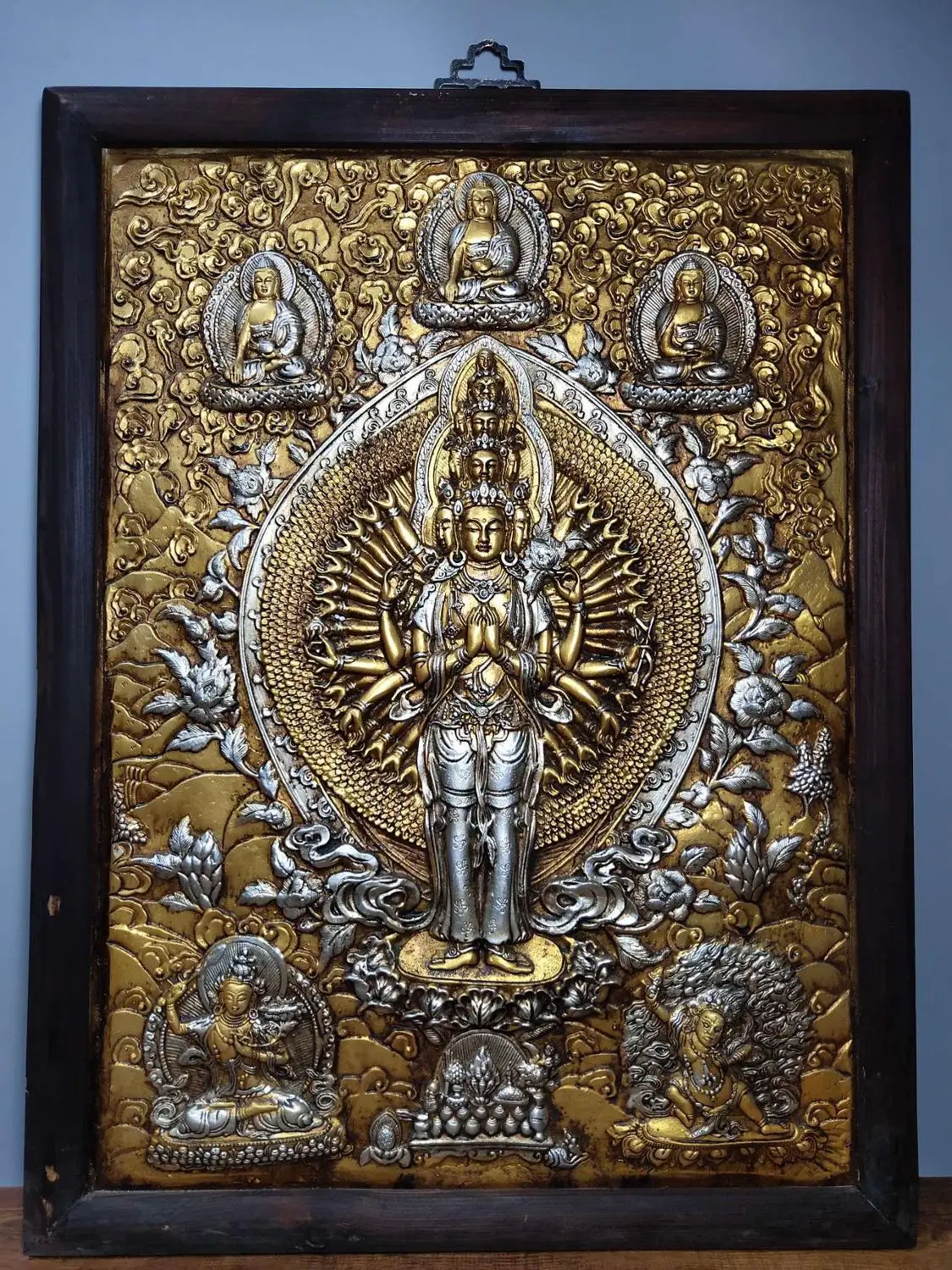 

Home Decor 28" Tibet Buddhism Temple Old Mahogany Framed Thangka Bronze Painted Avalokitesvara Bodhisattva Thangka Amulet