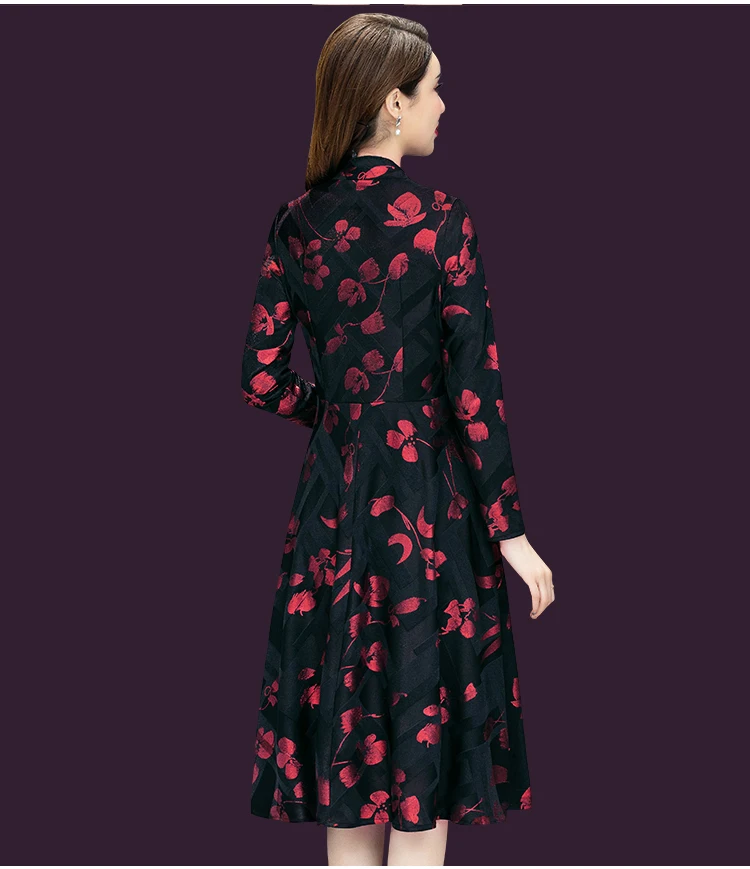 2021 Осень Новые популярные Стиль сексуальное платье с v-образным воротом дизайн