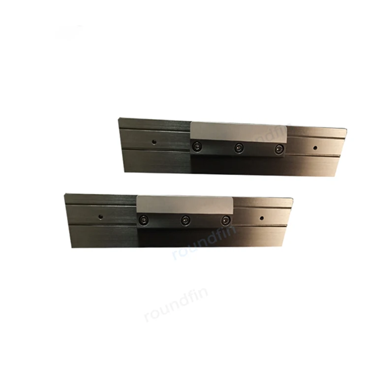 

Roundfin clinical analytical instrument disposable blade holder blade holder