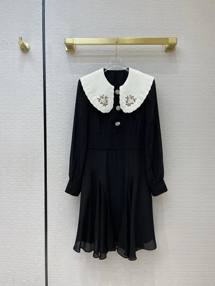 

Бренд шелк высокая-конец для женщин 2021 ранней весной новый французский дворцовые платья Модная Джинсовая куртка с вышивкой и кружевным вор...