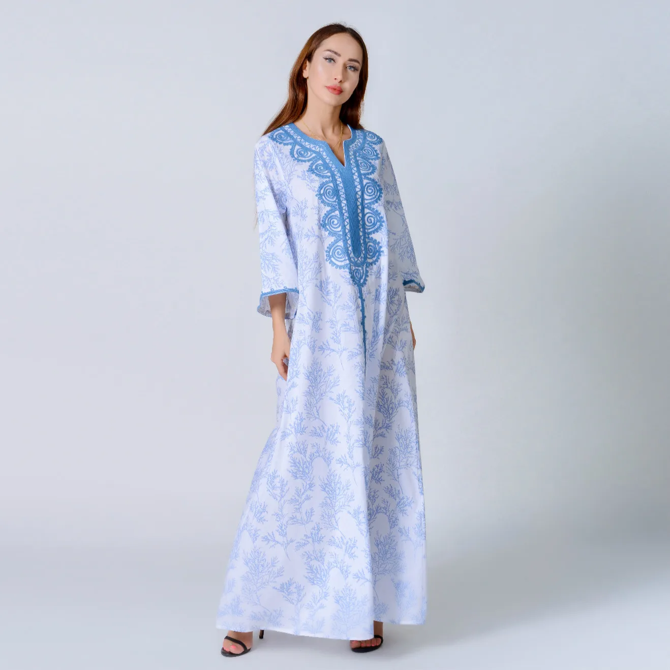 

Мусульманская Мода Siskakia ручной работы вышивка абаи для женщин ислам одежда халат элегантный Ближний Восток Арабская одежда с принтом
