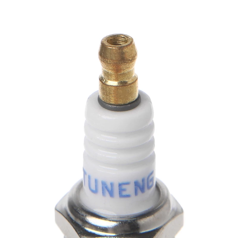 Замена аксессуаров для двигателя газонокосилки кустореза Свеча зажигания