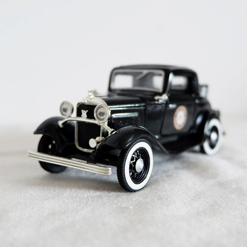 Модель старинная из металлического сплава в стиле ретро Классическая модель