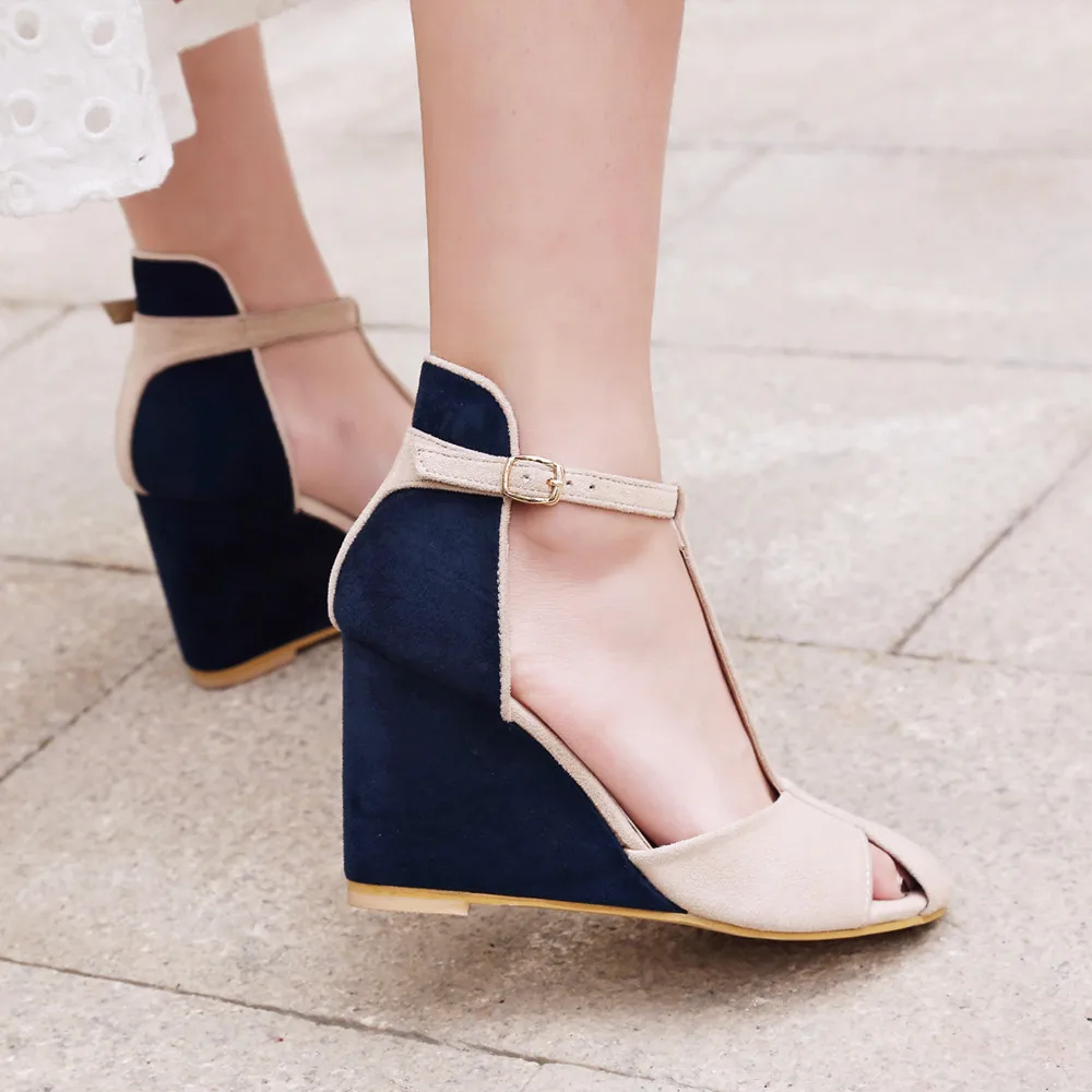 Новые летние женские пикантные туфли из флока на платформе с Т образным ремешком