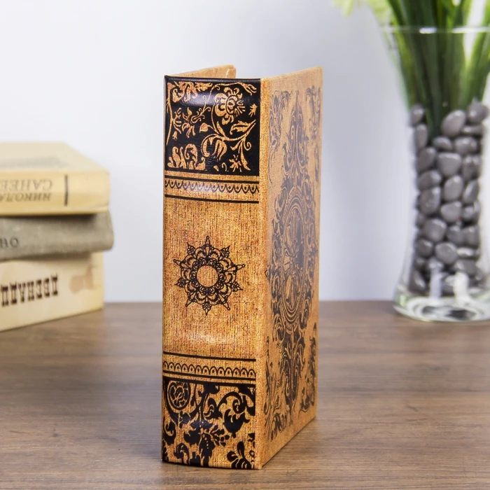 Сейф-книга дерево Медальон и вензеля кожзам 17х11х5 см 3622204 | Безопасность защита