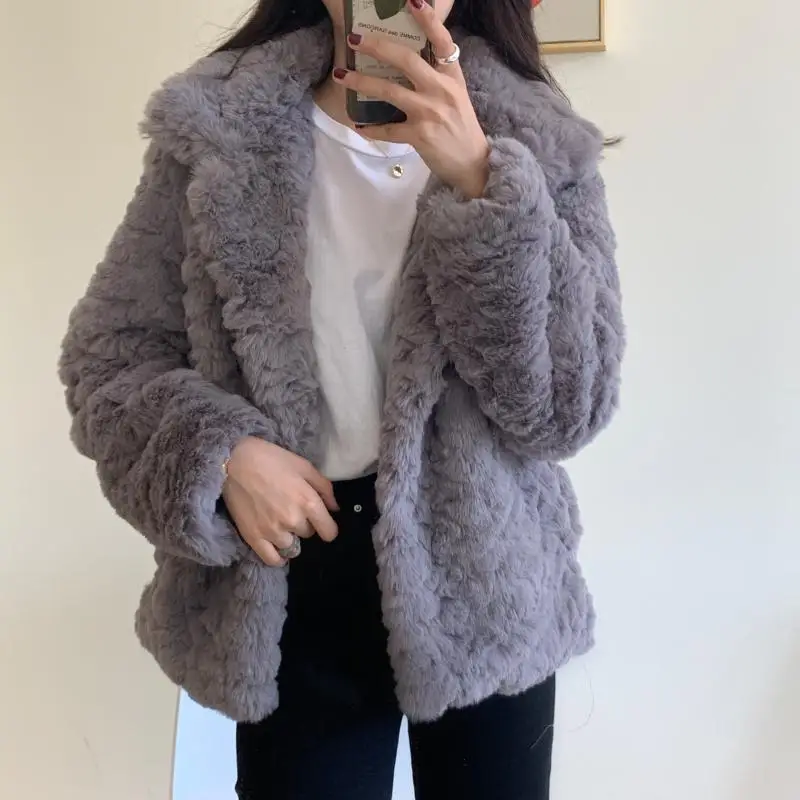 

Новинка 2021, Женское пальто из искусственного меха с капюшоном, Модная тонкая черная красная куртка из искусственного меха с высокой талией, ...