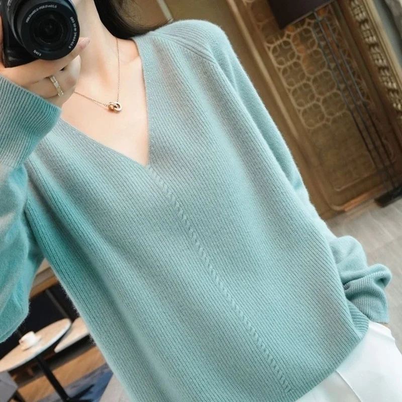 2022 базовый однотонный осенне-зимний пуловер с V-образным вырезом Женский вязаный